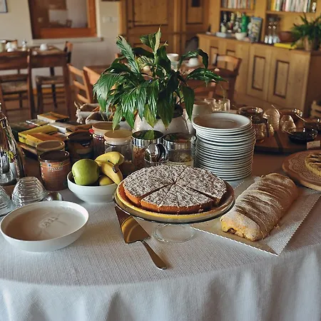 Il Maggiociondolo Agriturismo 스키오