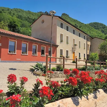 Il Maggiociondolo Agriturismo *